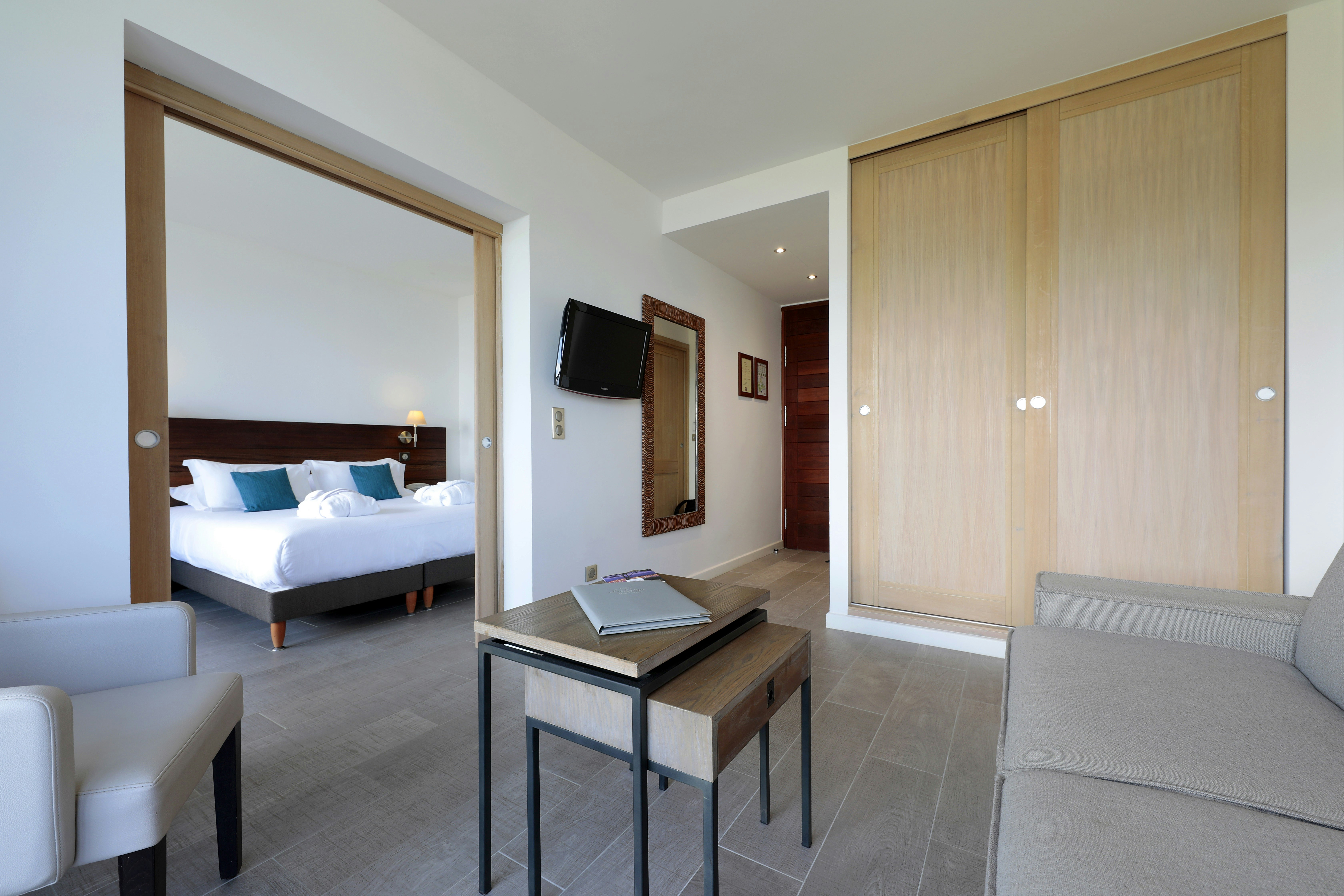 Sea Laterale Balcony Suite - Living Area