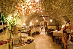 The Caveau Breakfast Room