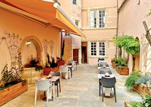 Lunchbox Restaurant - Vegetarian Dining