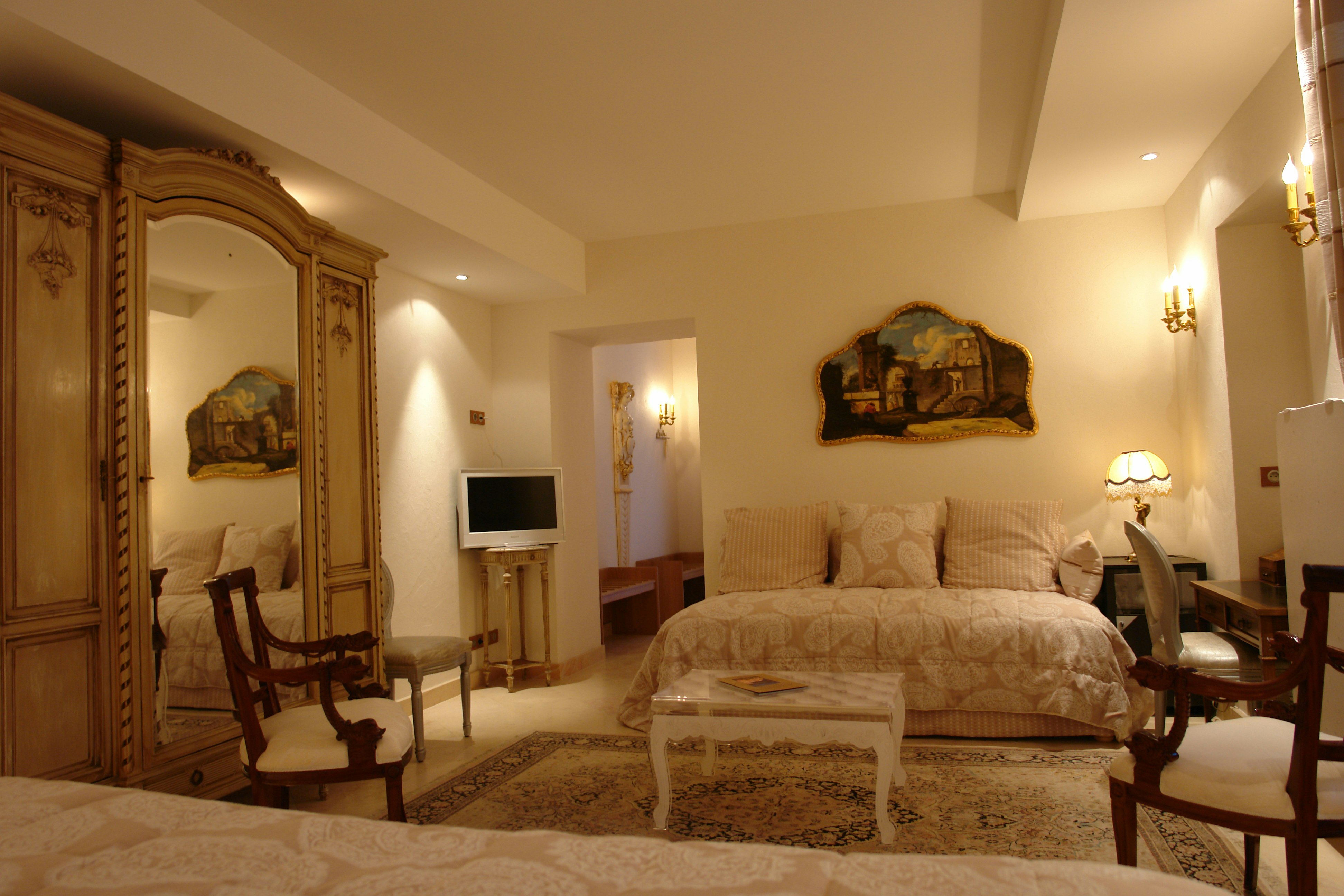 Suite Grand Cru Room - Bedroom