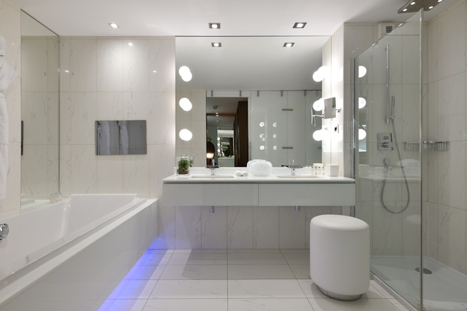 JUNIOR SUITE - Bathroom
