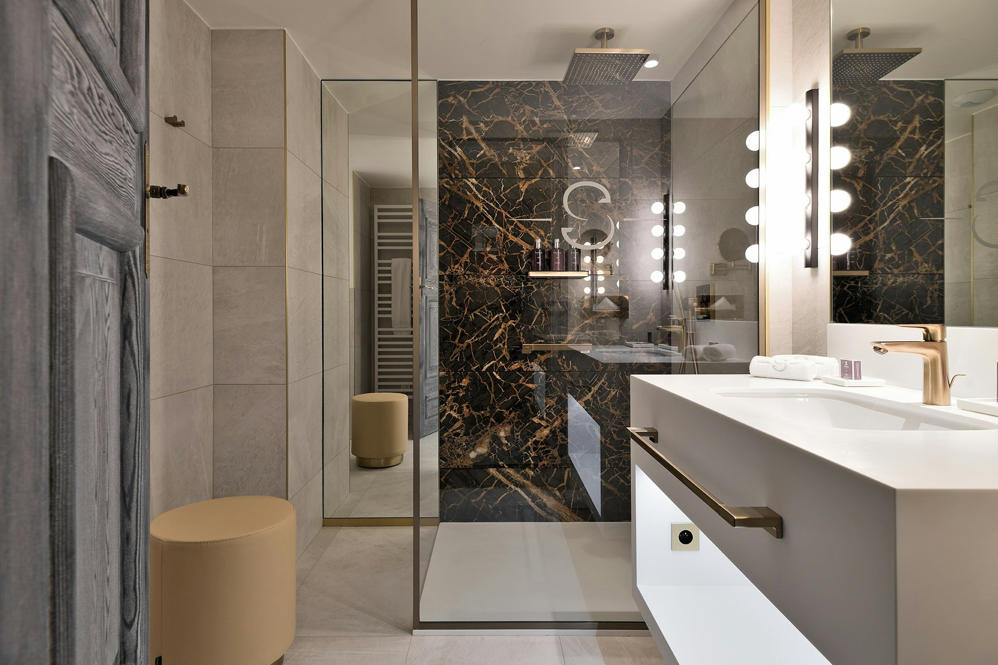 4 Bedroom Duplex Apartment Bathroom