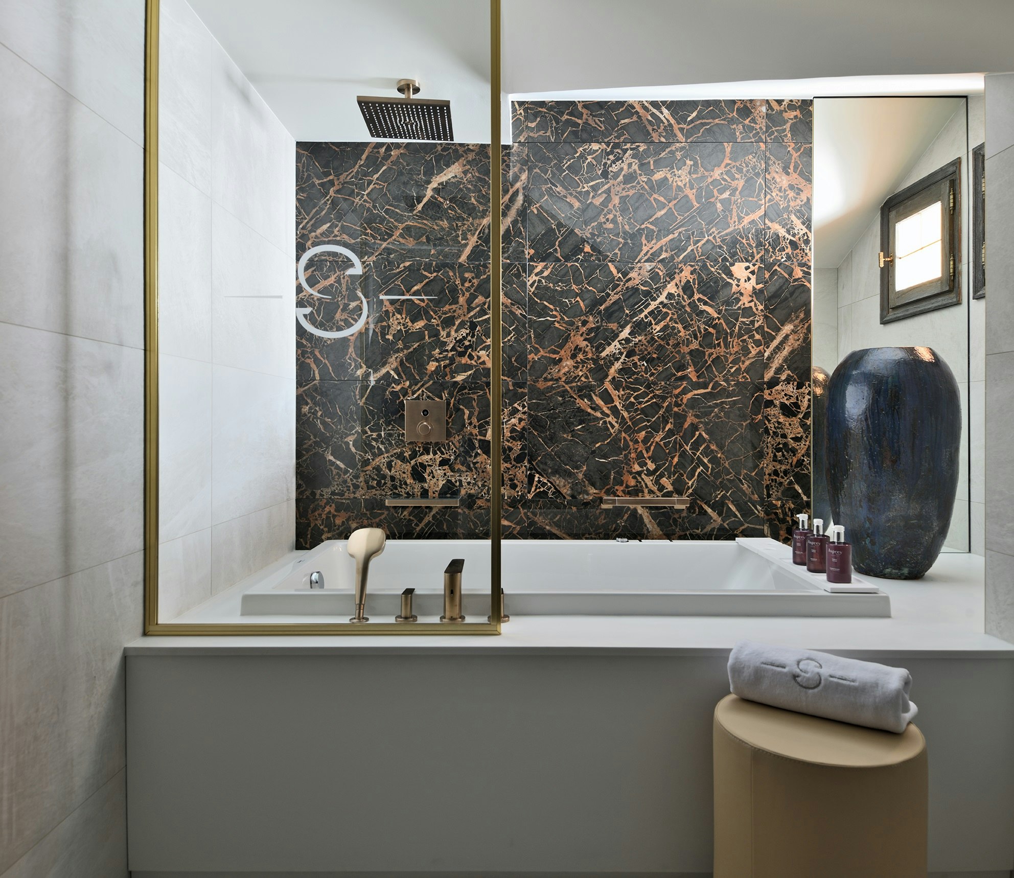 3 Bedroom Duplex Apartment - Bathroom