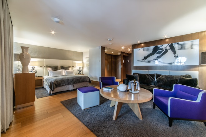 JUNIOR SUITE - Bedroom & Living Area