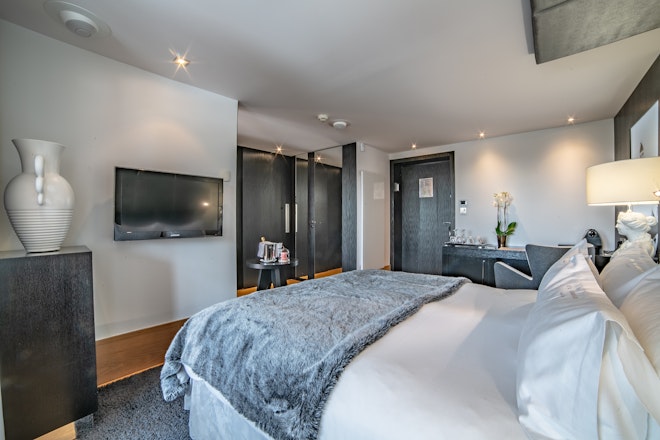 STANDARD ROOM - Bedroom