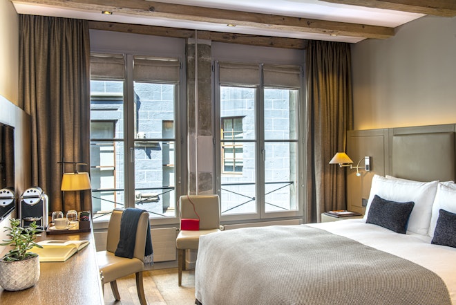 Deluxe Room - Bedroom