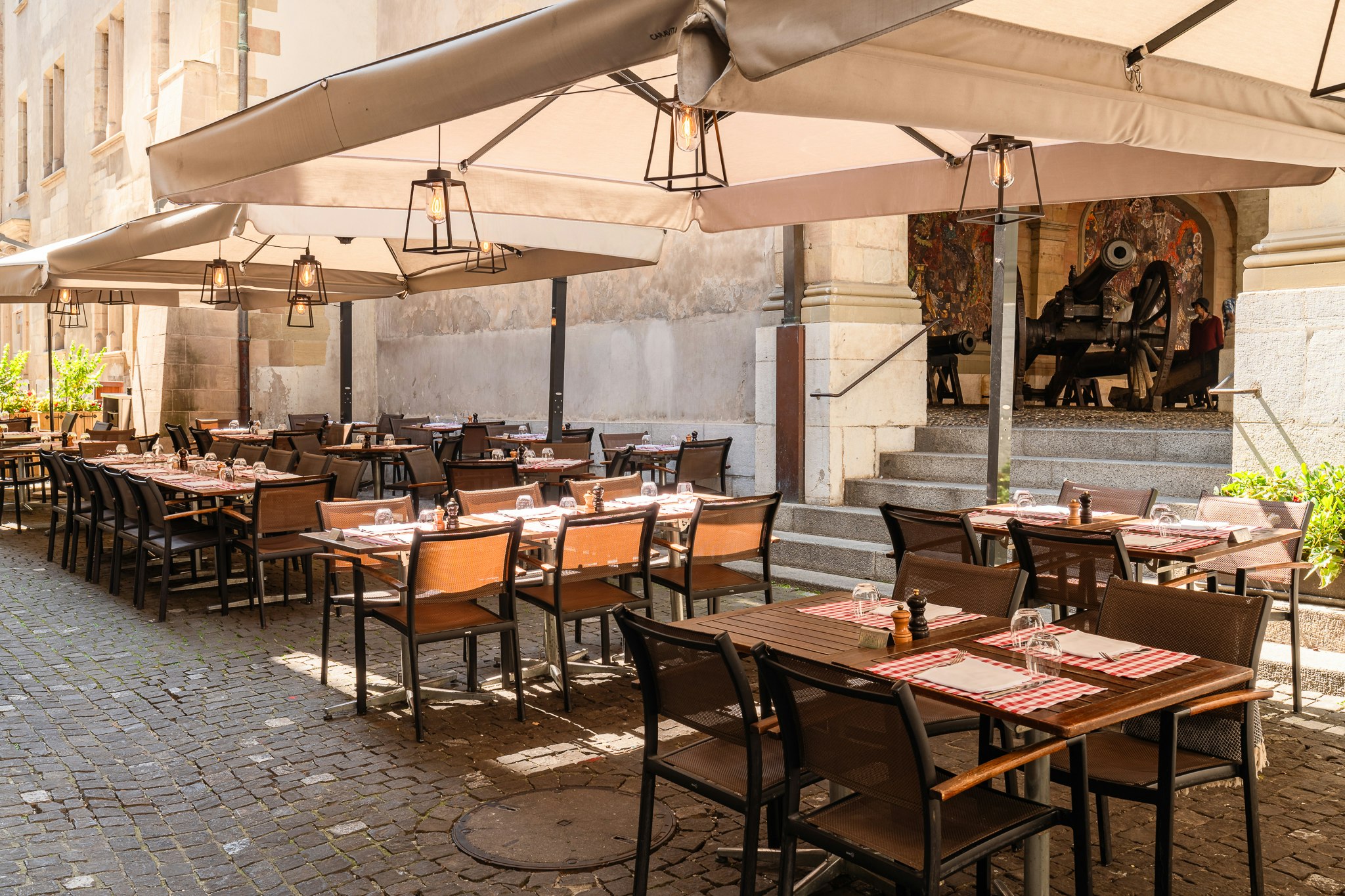 Restaurant Les Armures Terrace