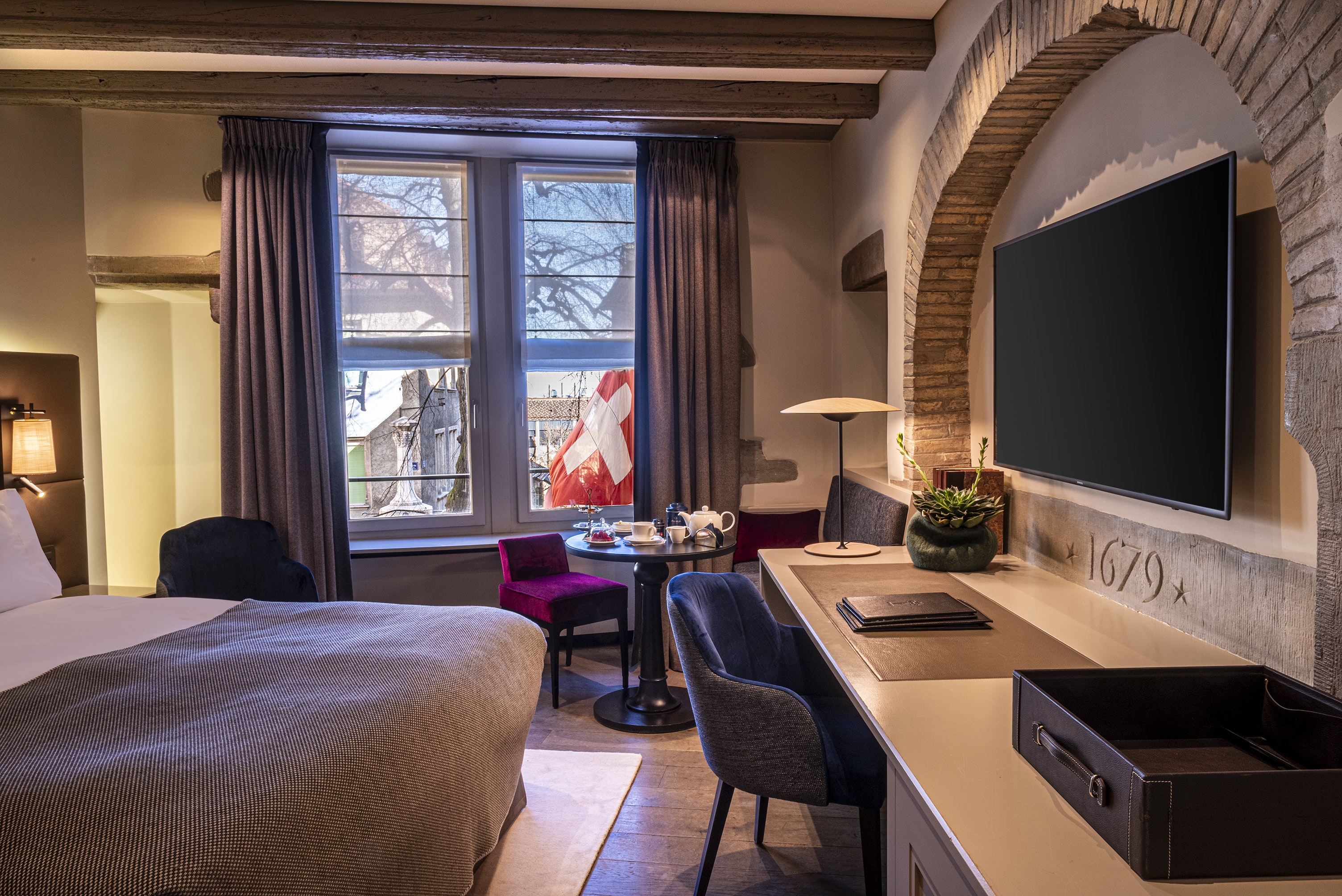 Deluxe Room - Room Details