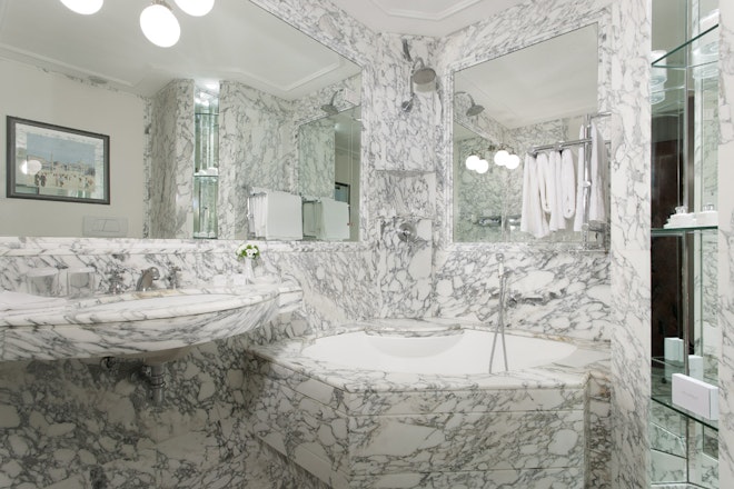Superior Room Bathroom