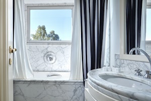 Terrace Suite Bathroom