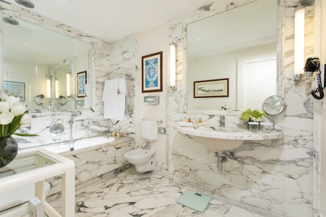 Panoramic Suite Bathroom