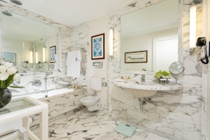 Panoramic Suite Bathroom