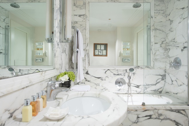 Junior Suite Bathroom