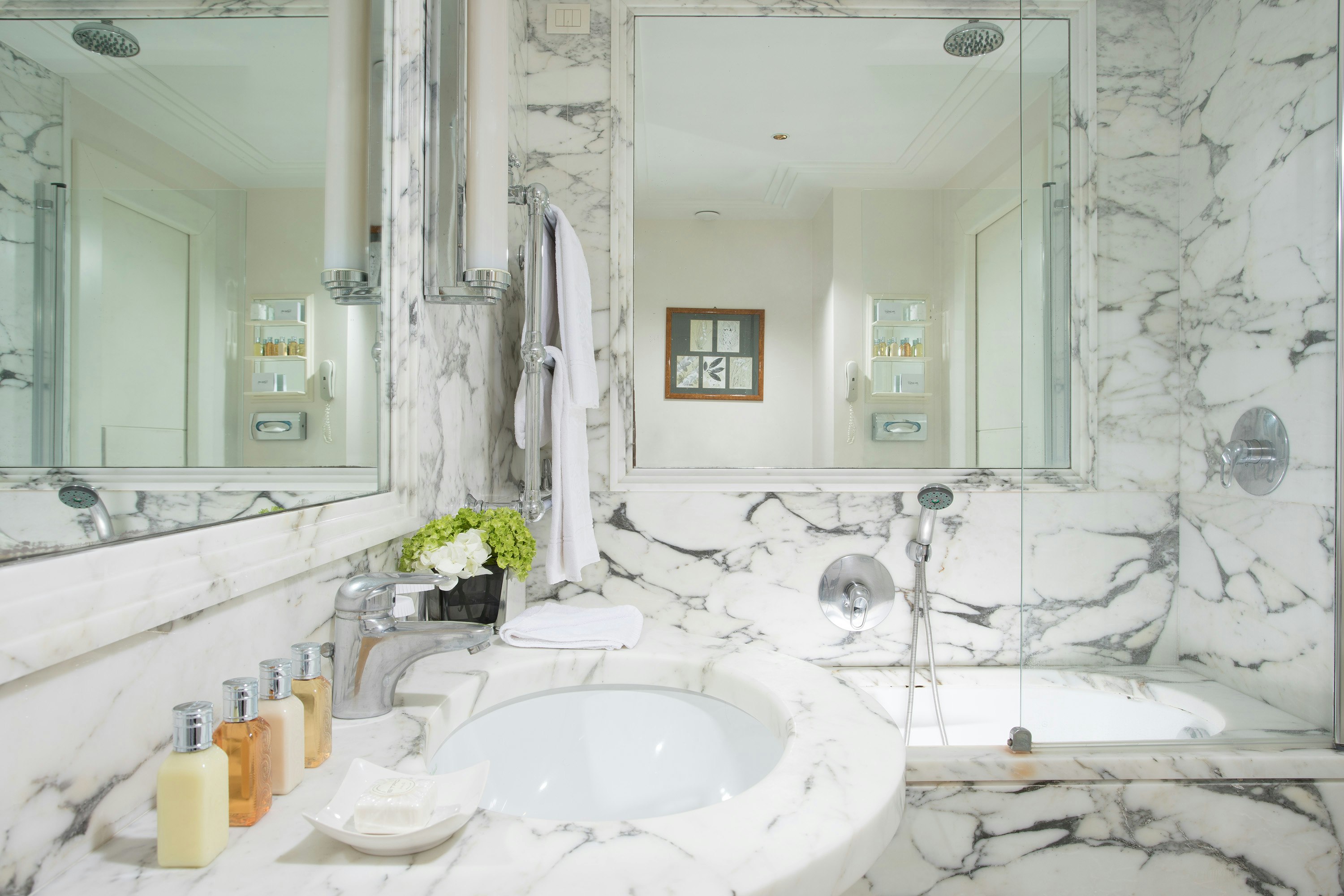 Junior Suite Bathroom