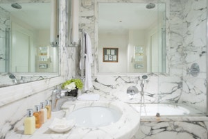 Junior Suite Bathroom