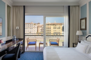 Deluxe Double River - Bedroom