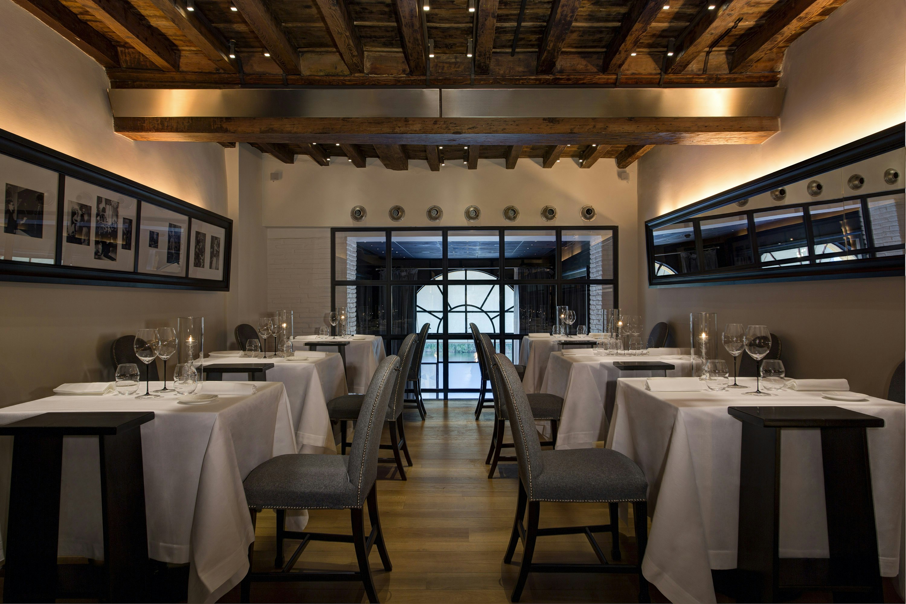 Borgo San Jacopo restaurant interiors