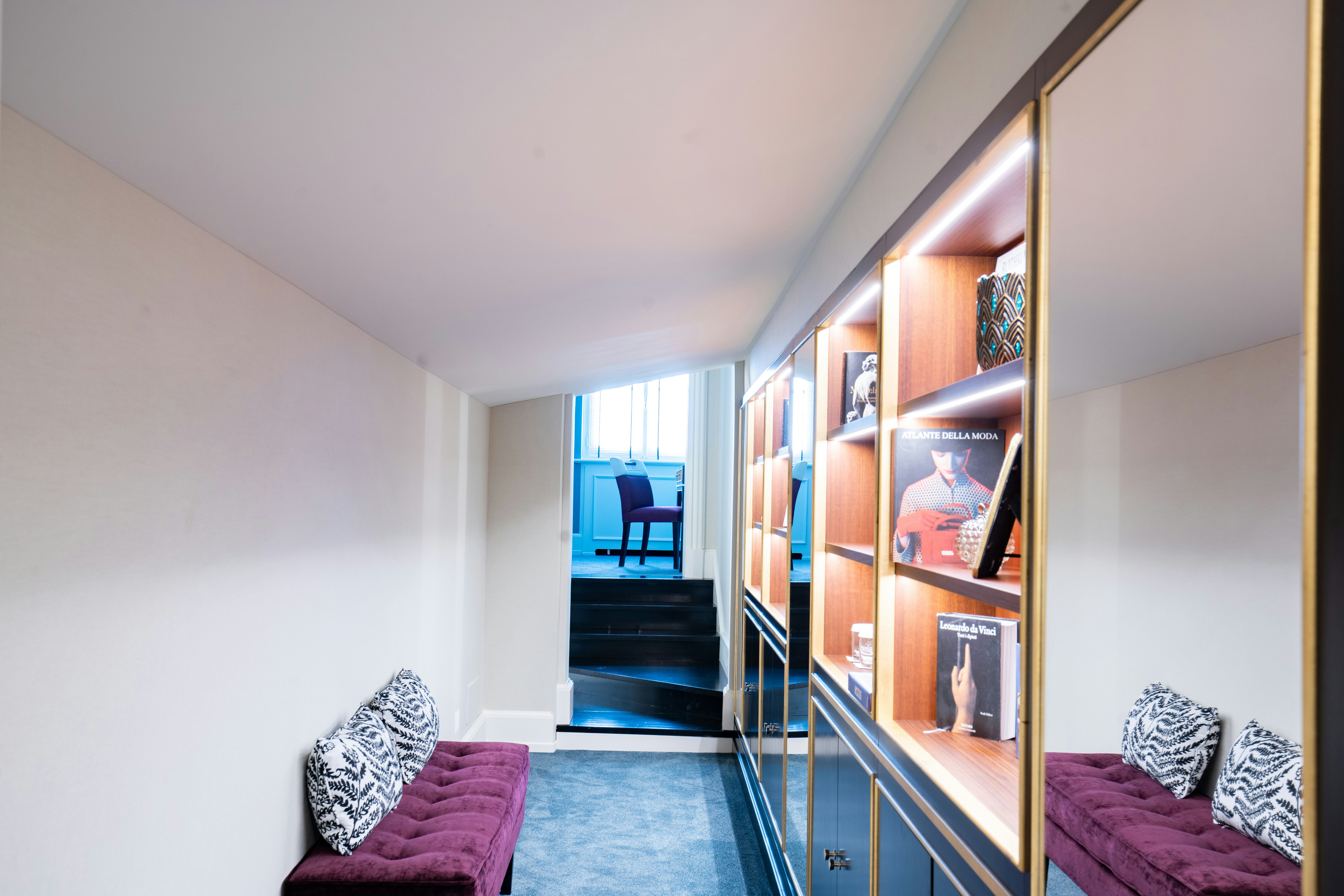 Donizetti Suite corridor