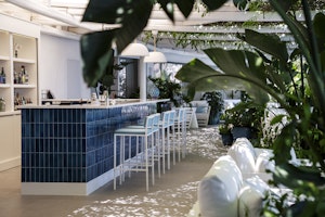 Azur Lounge