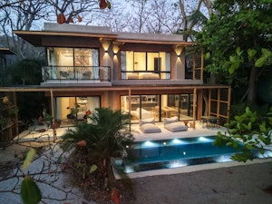 Beachfront Private Villa - Pool