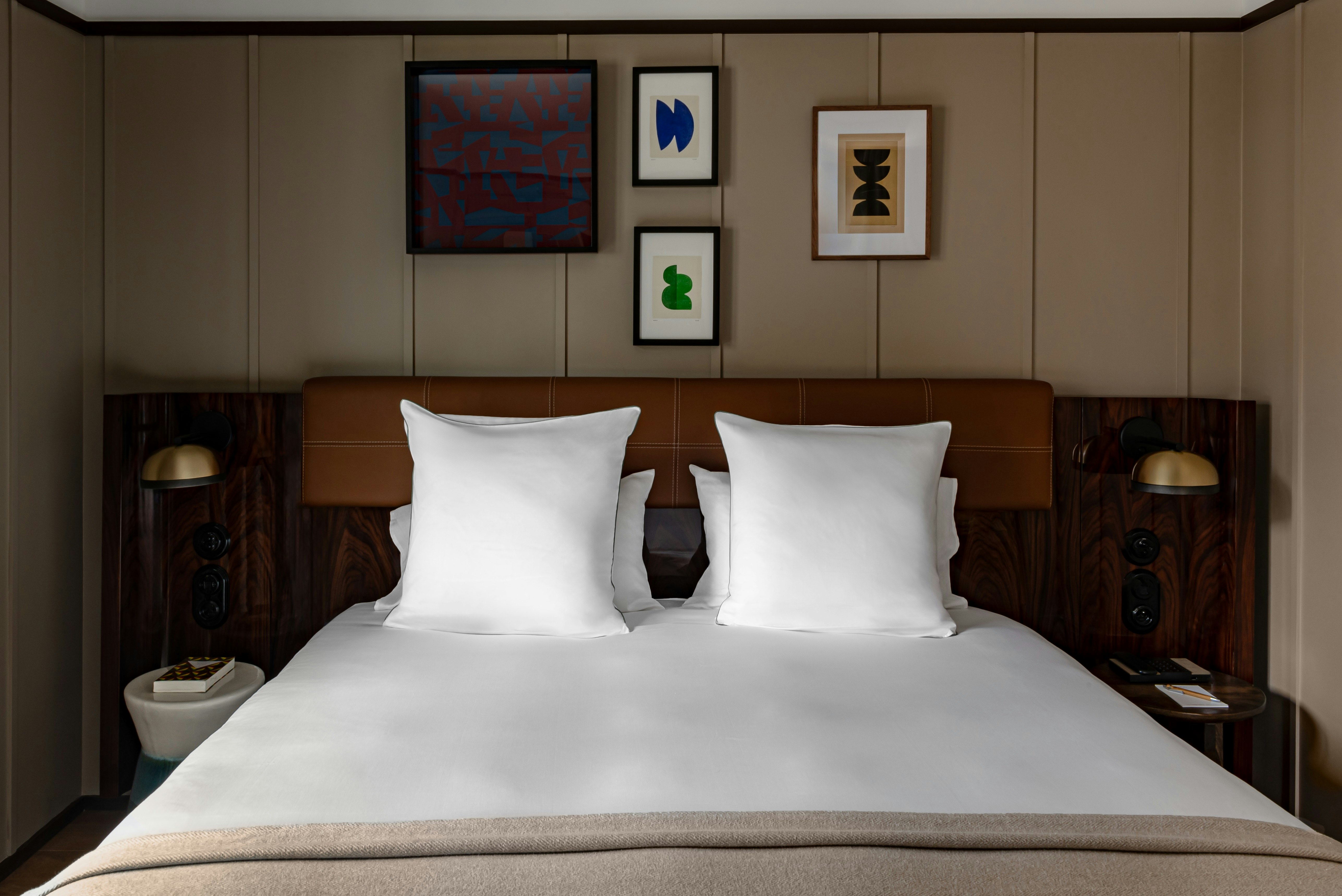 Corner Junior Suite - Bedroom