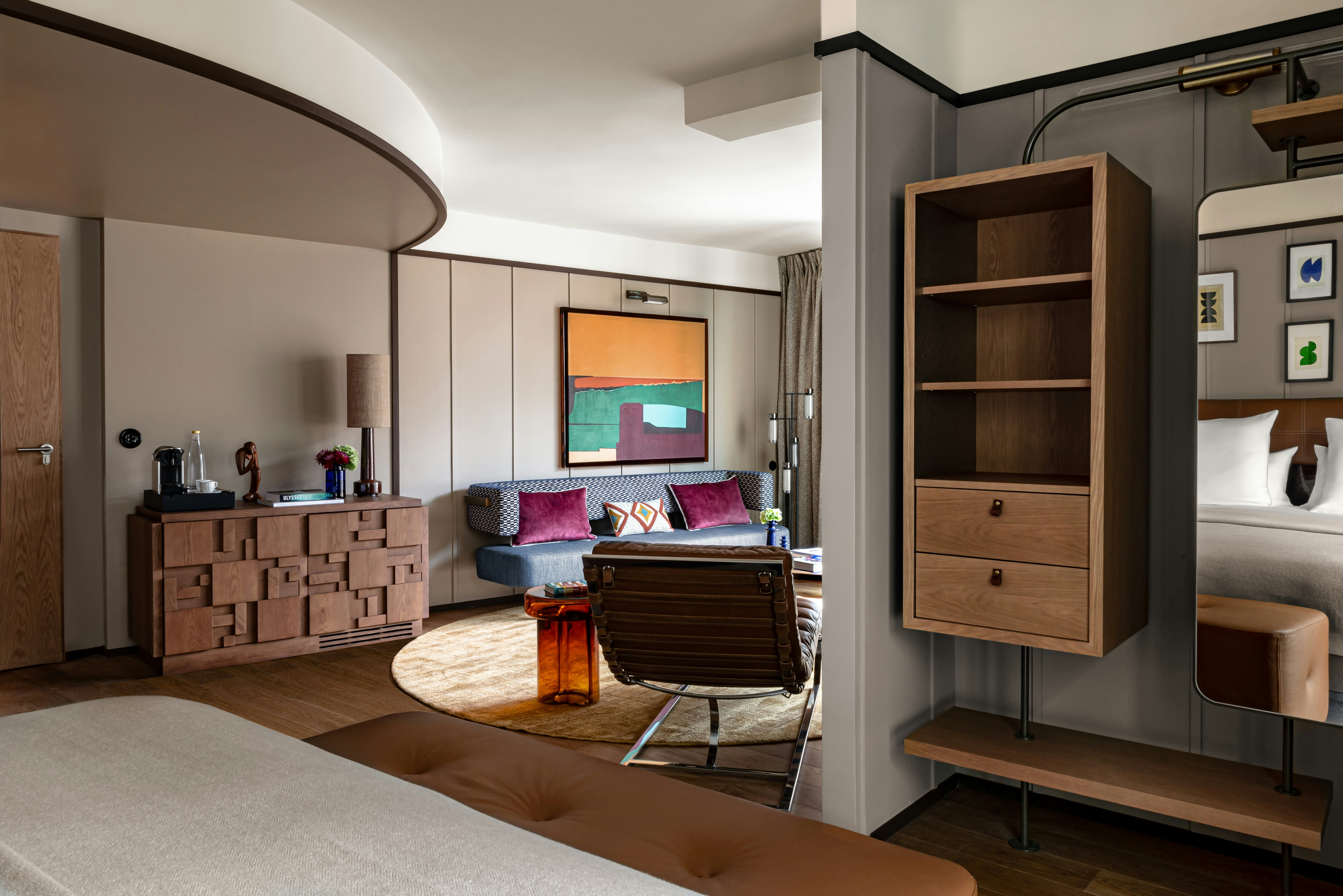 Corner Junior Suite - Living Area