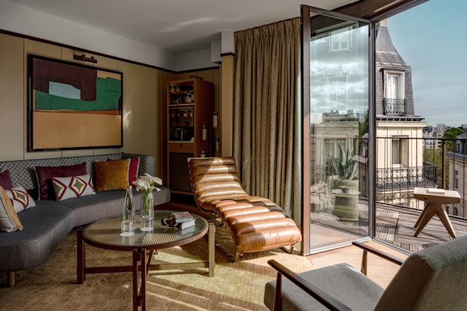 Sky Suite - Living Area