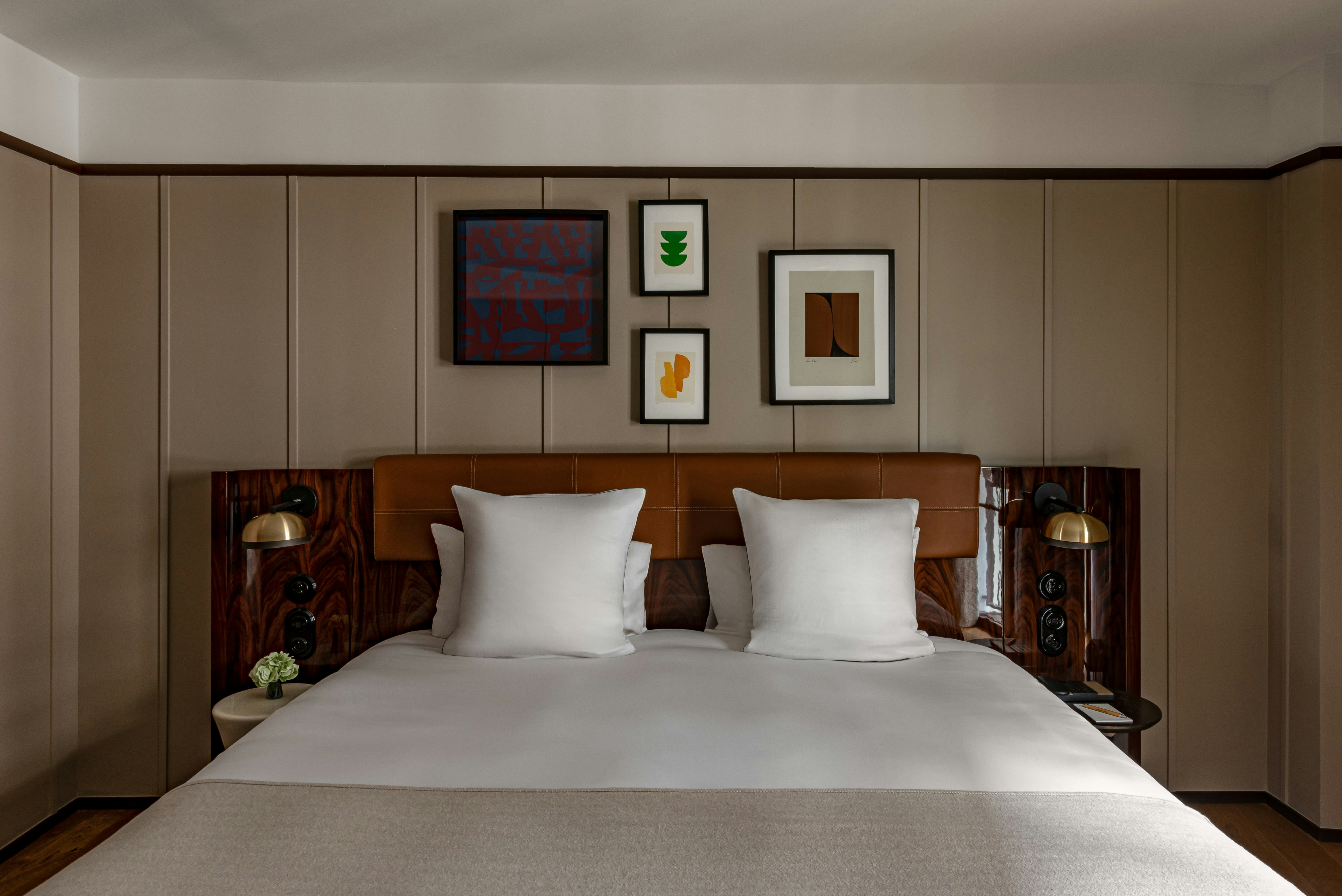 Deluxe Room - Bedroom