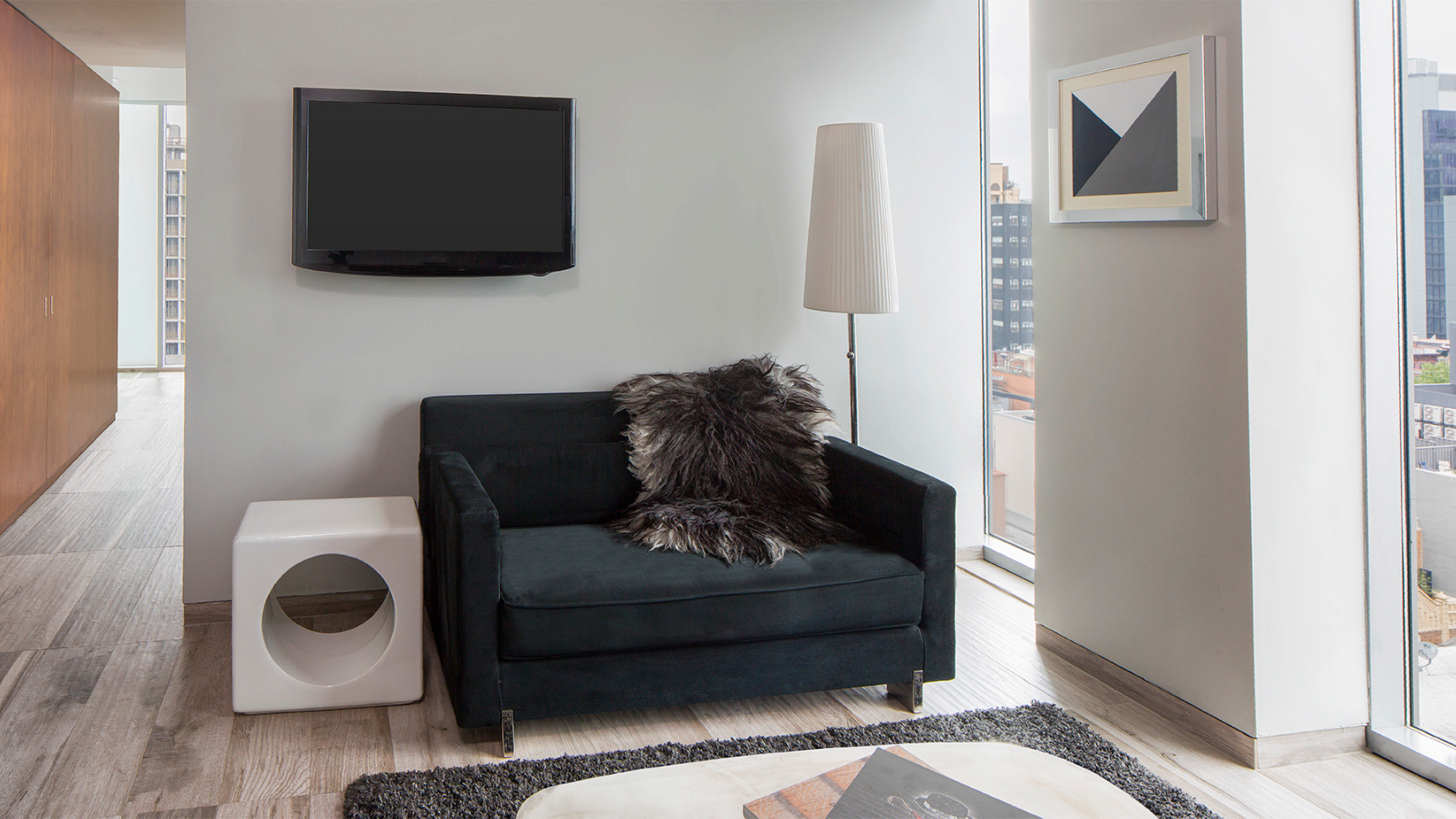 Executive King - Living Room