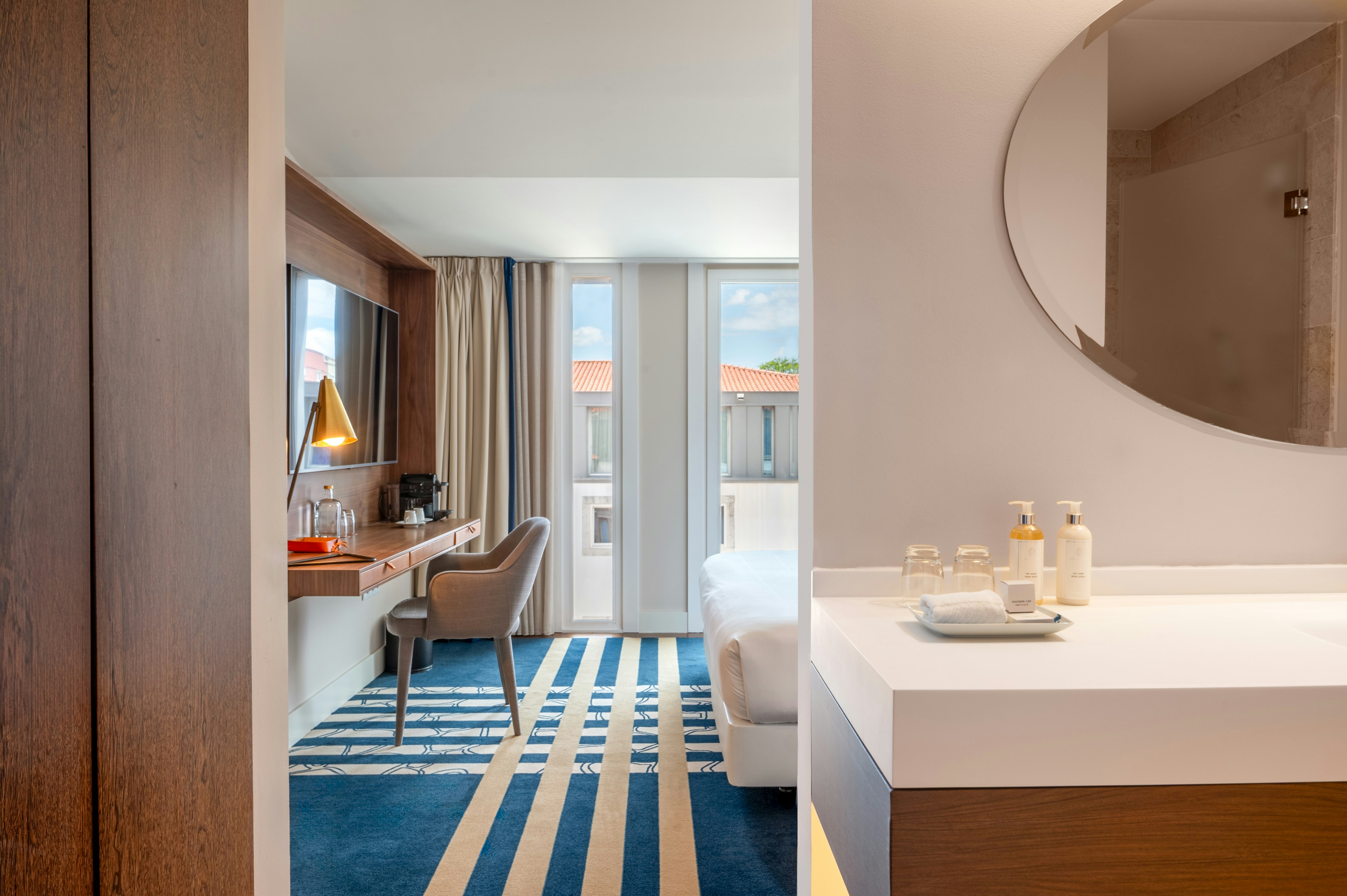 Club Room - Bathroom