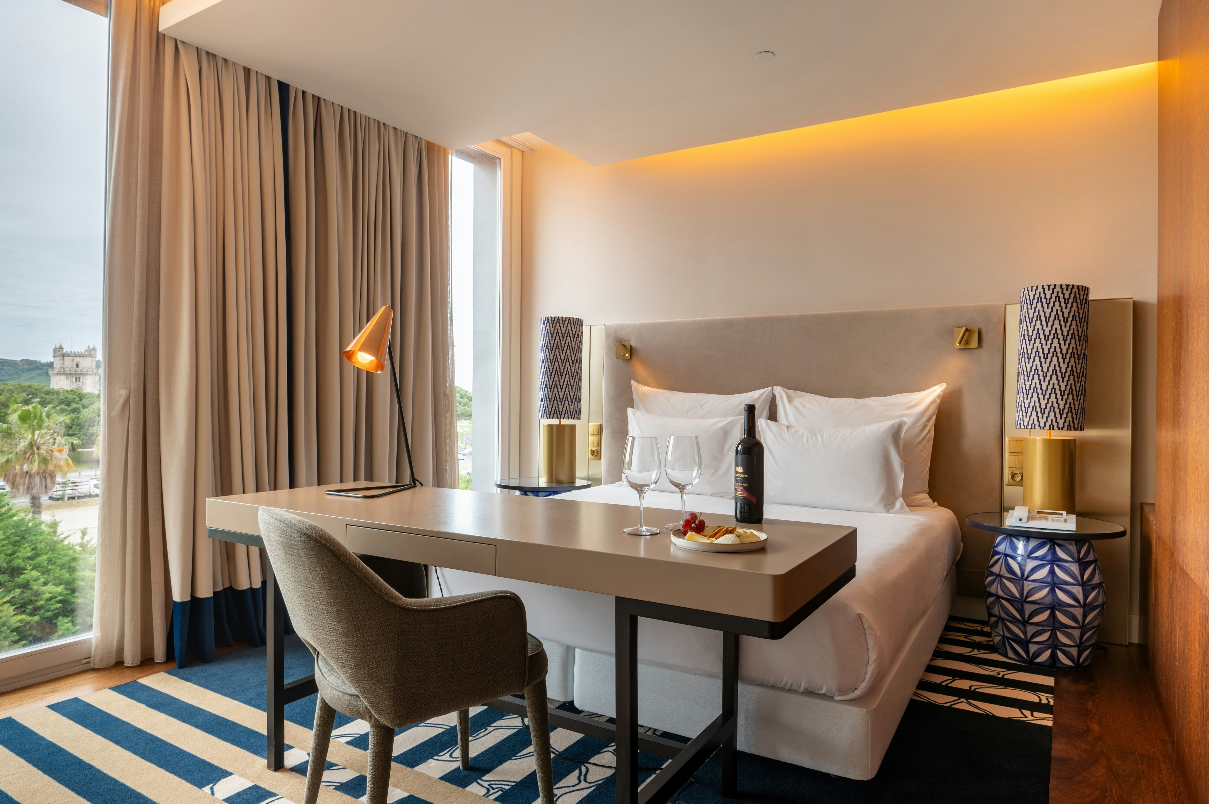 Mansarda with Belem Tower View - Bedroom