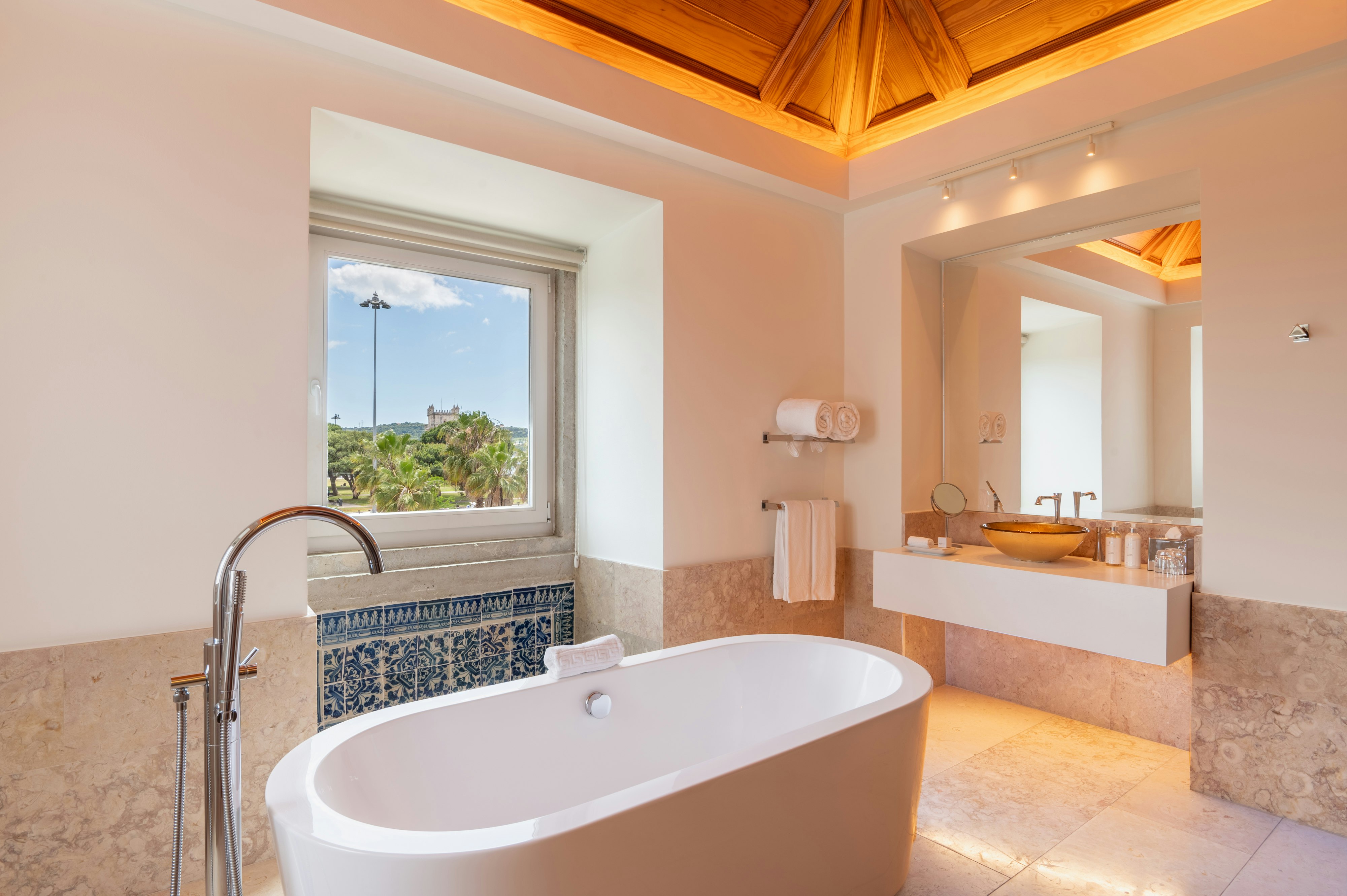 Governor Suite - Bathroom