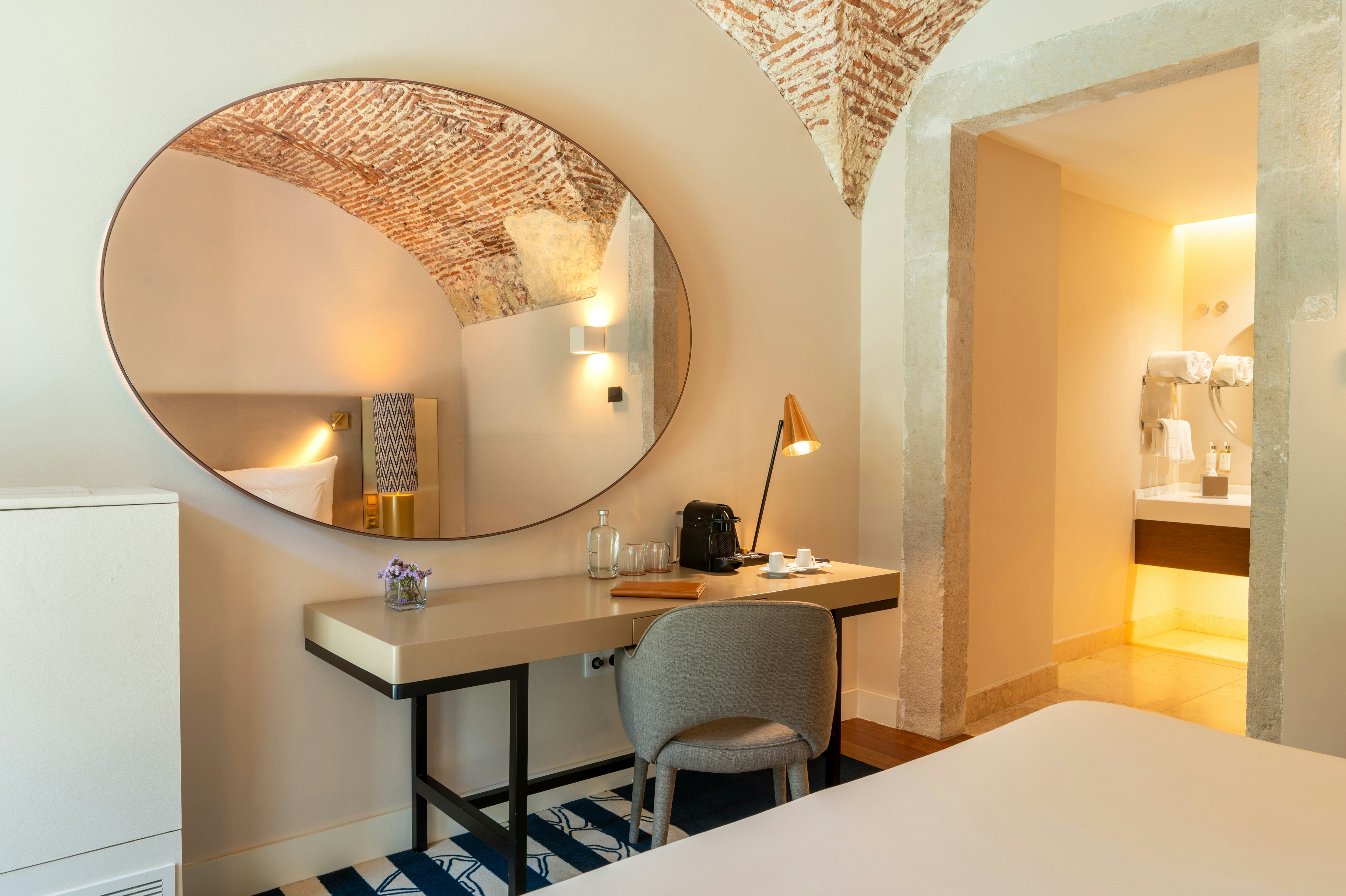 Deluxe Suite - Bedroom