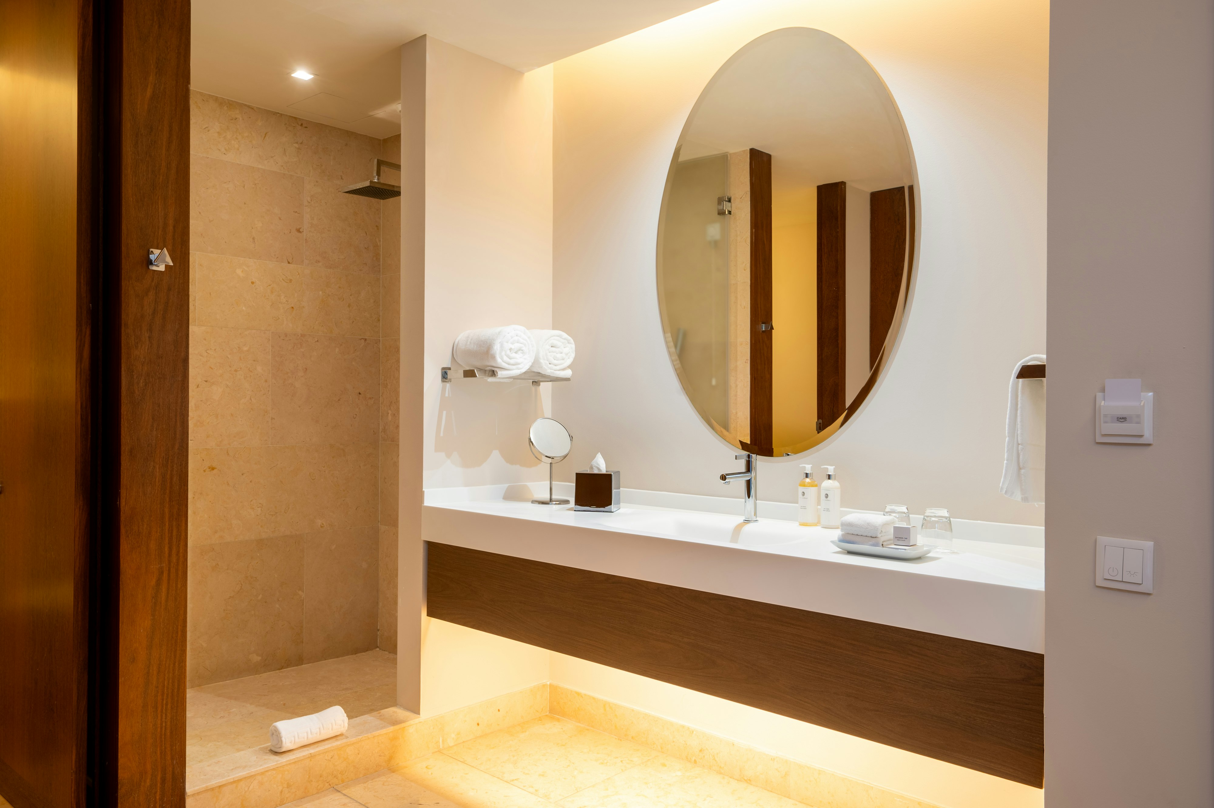 Deluxe Room - Bathroom