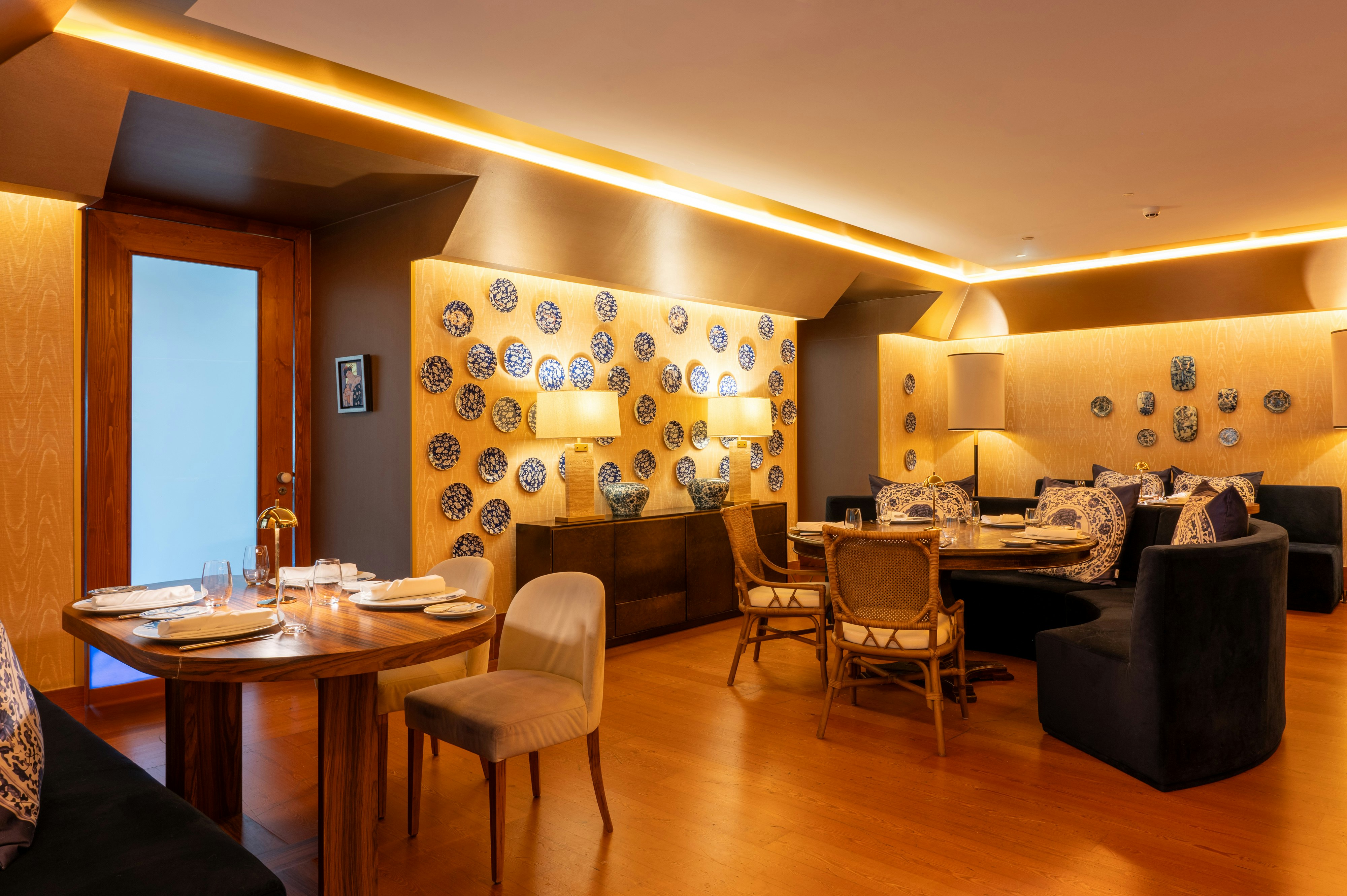 Po Tat Restaurant Gold Room