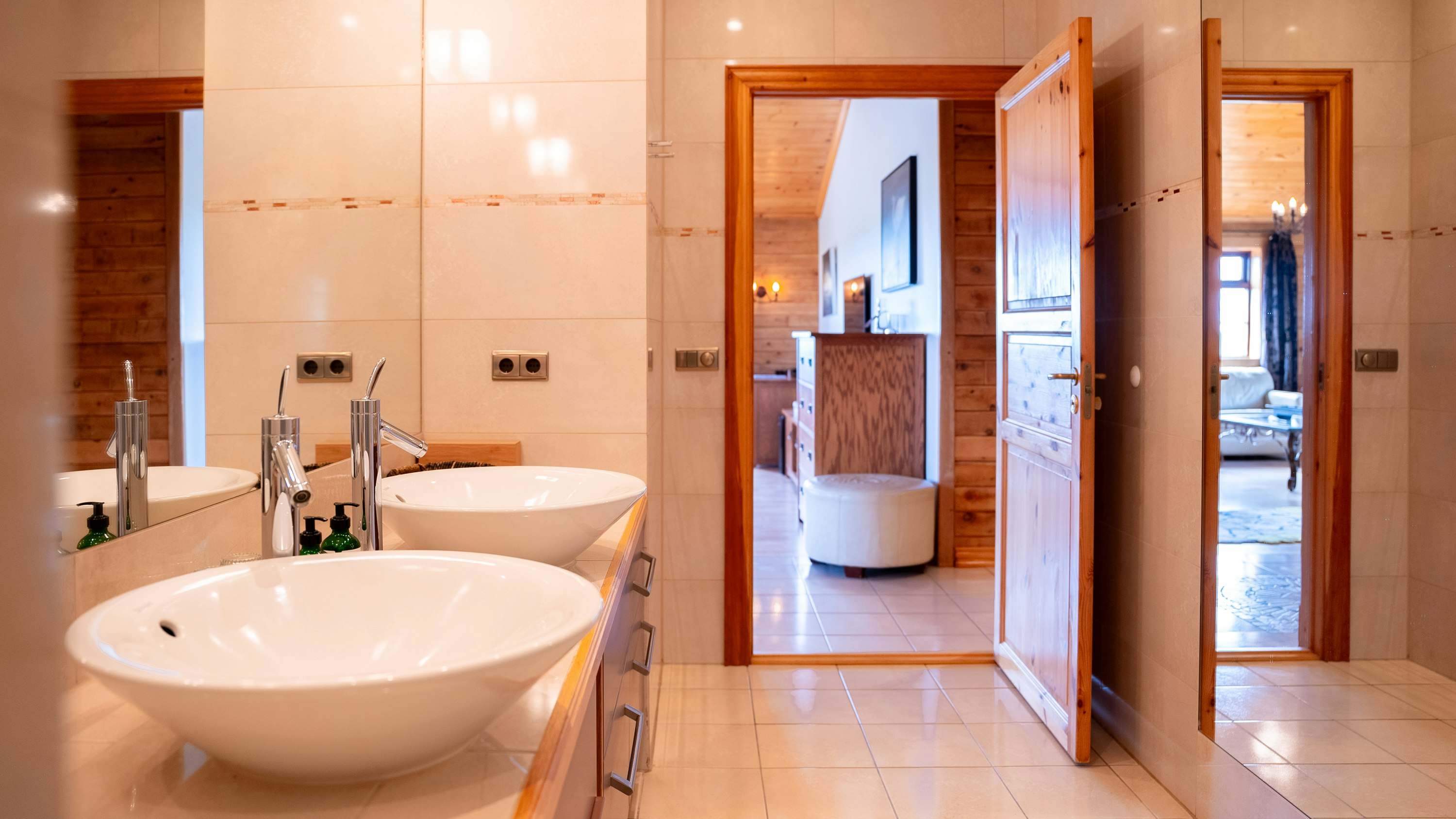 Royal Master Suite - Bathroom