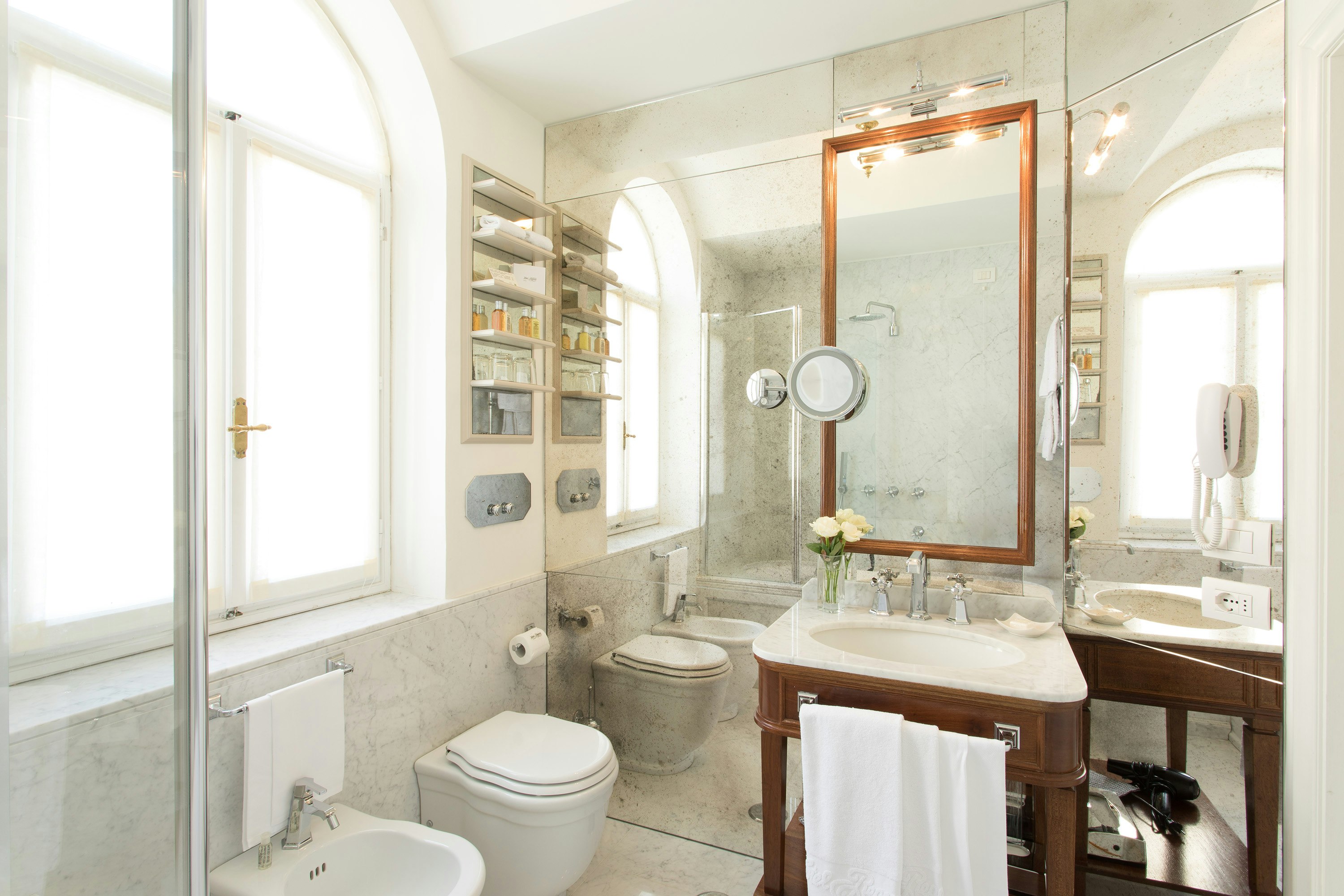 Family Suite - Bathroom