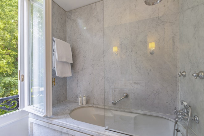 Superior - Bathroom