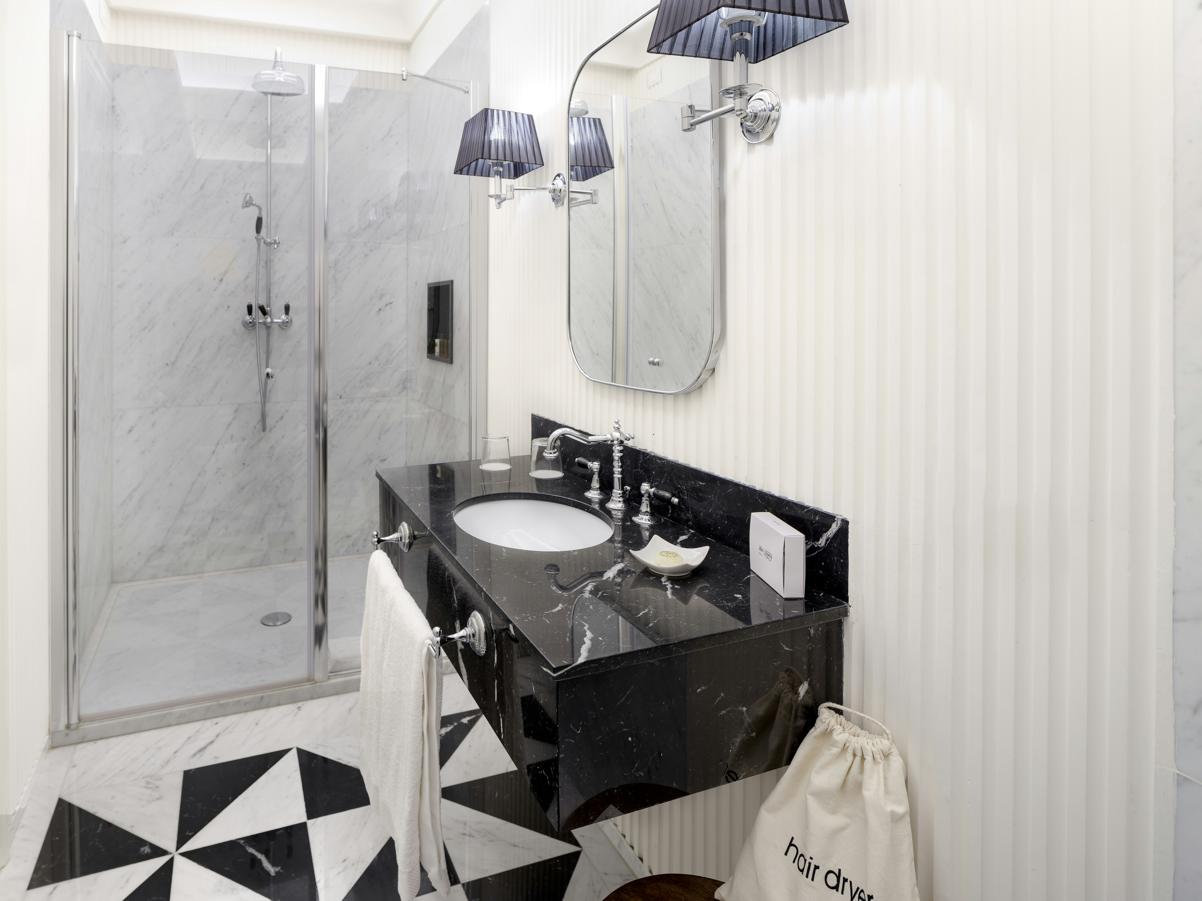 Executive Suite - Bathroom