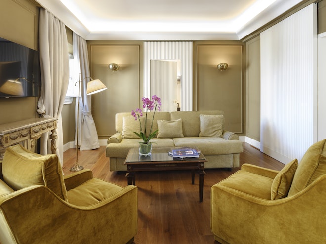 Penthouse Suite - Living Area