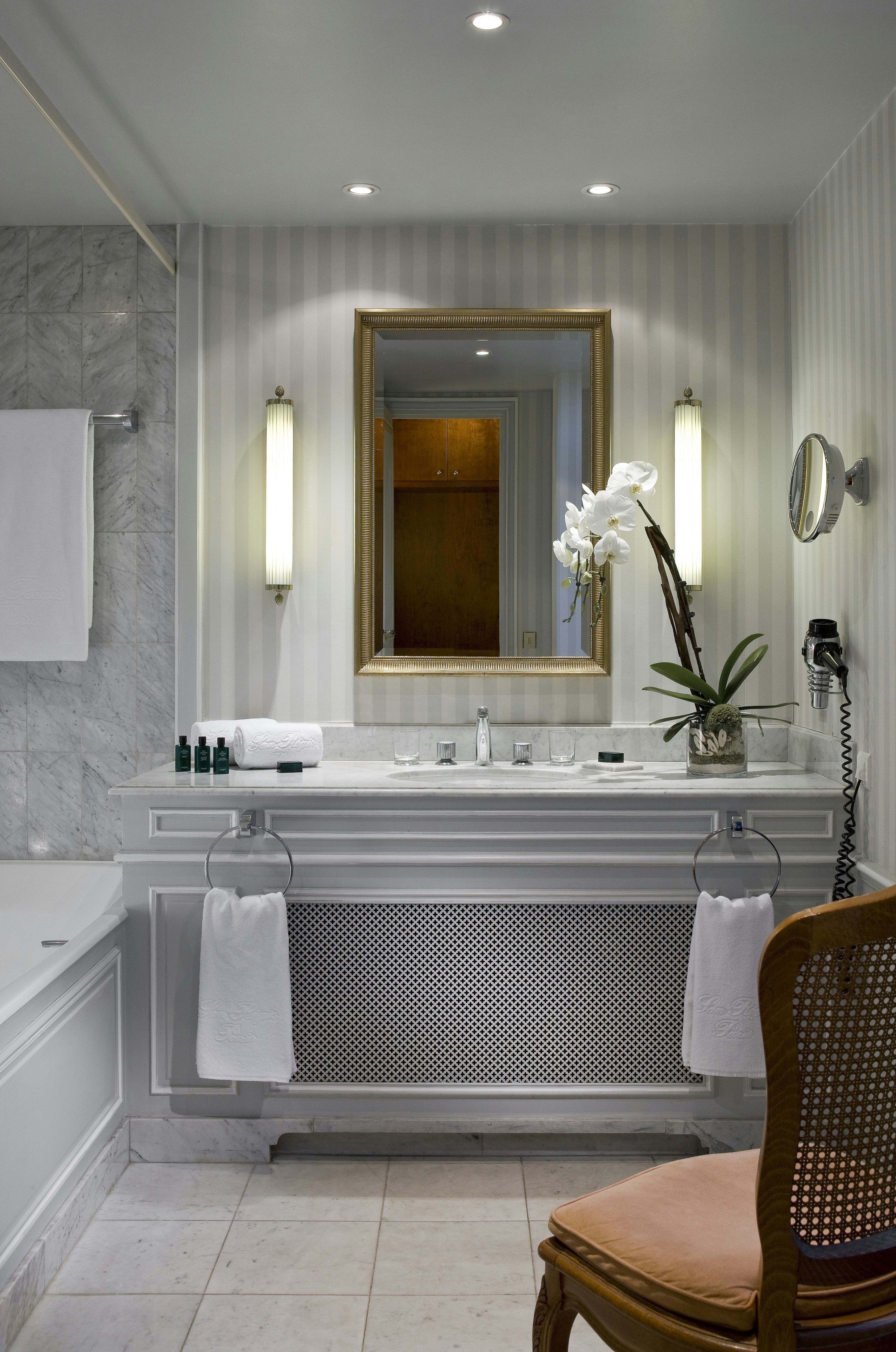 Bathroom Junior Suite