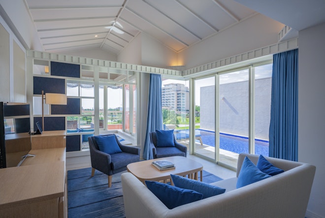Premier Pool Villa Suite Maisonnette Living Room