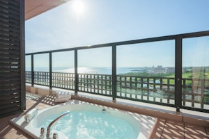 Deluxe Suite One Bedroom Outdoor Jacuzzi