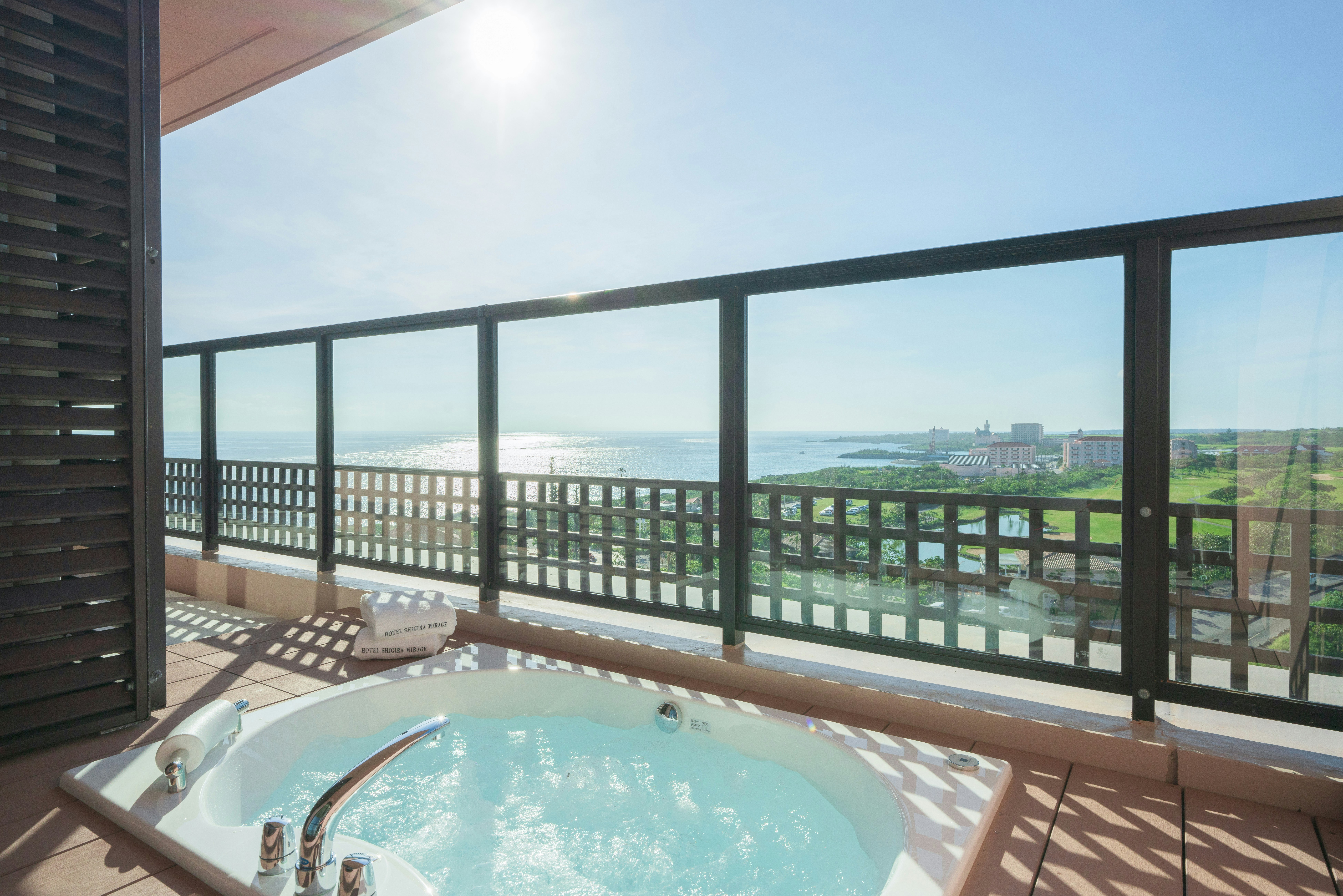 Deluxe Suite One Bedroom Outdoor Jacuzzi