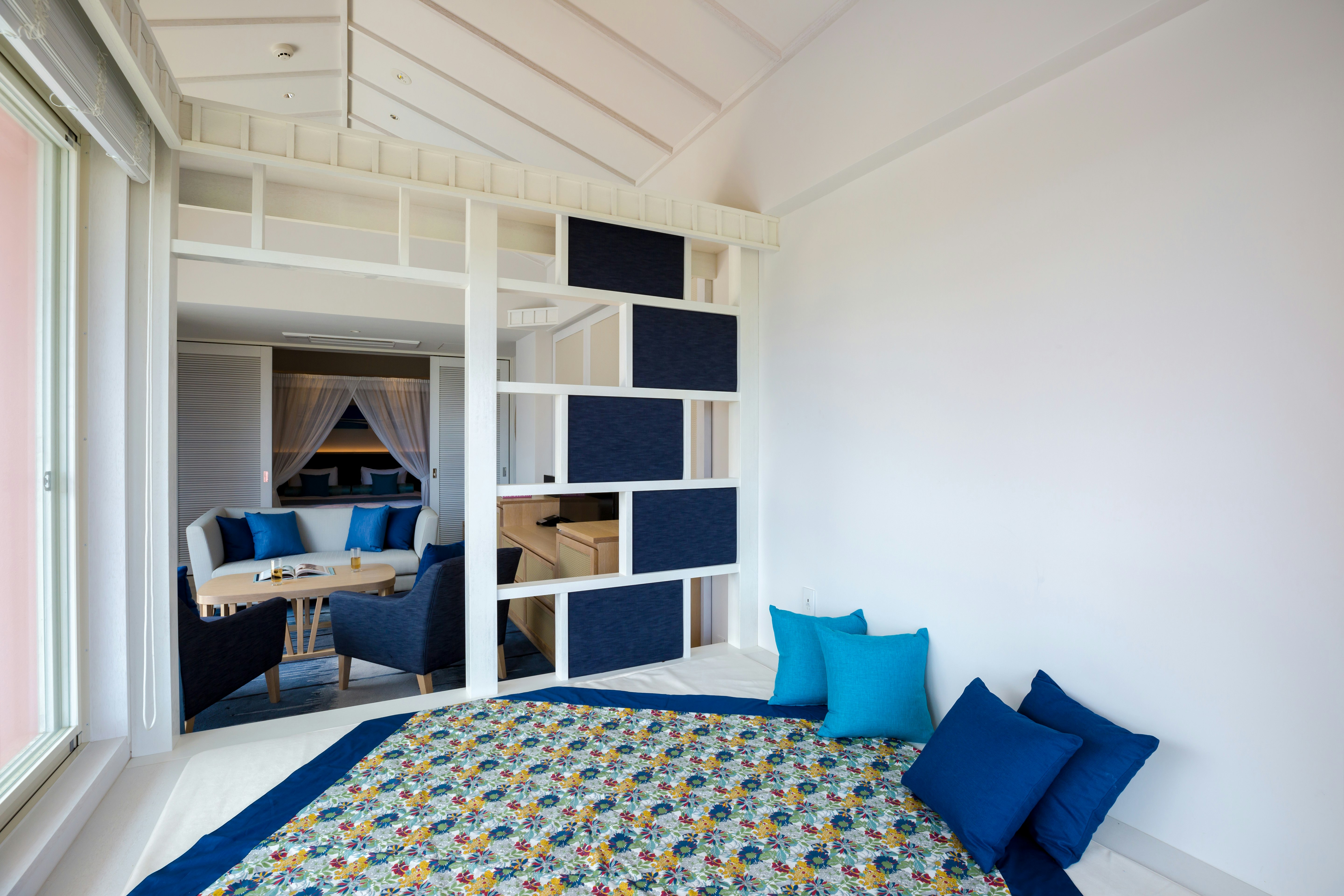 Premier Pool Villa Suite Maisonnette Day Bed