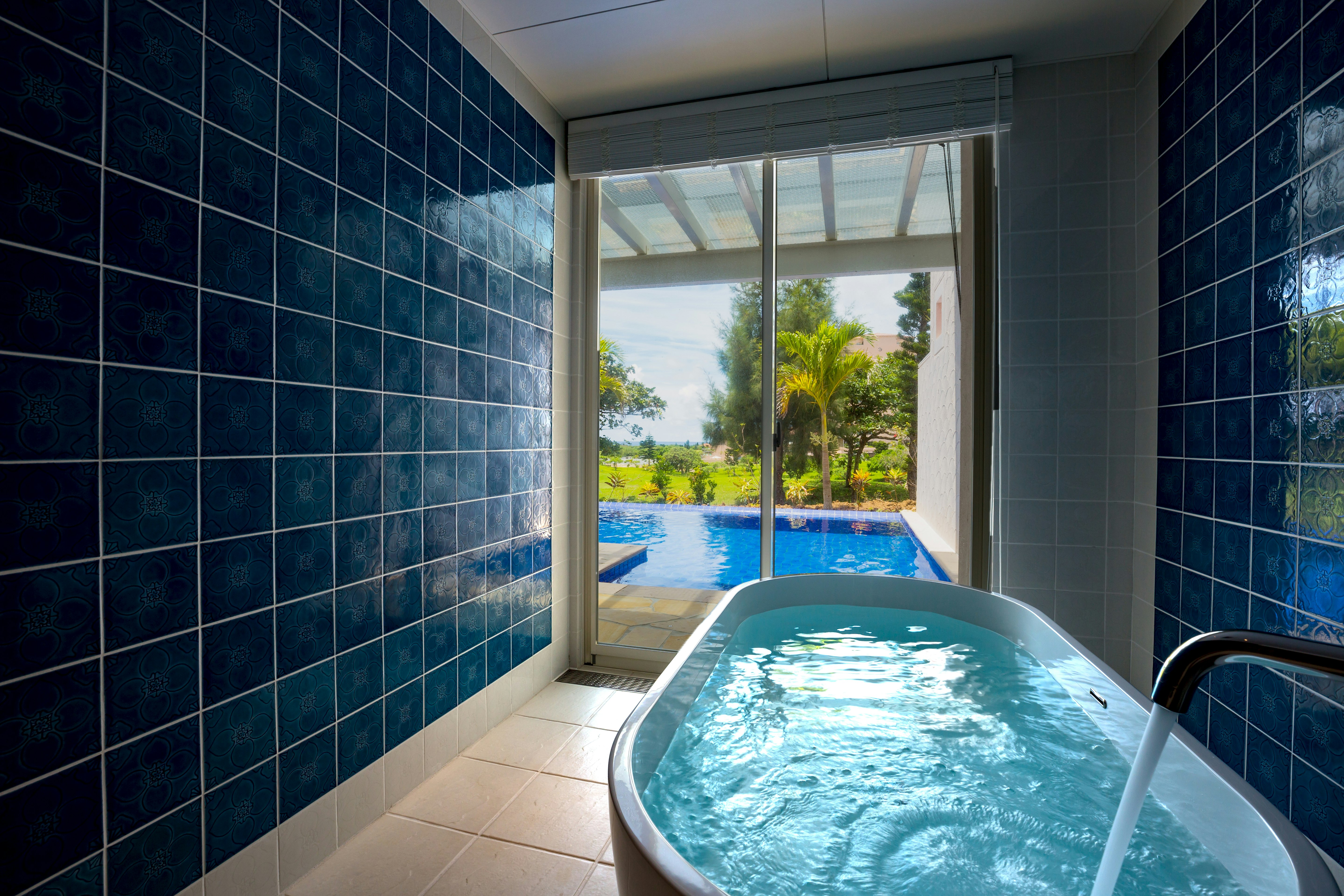 Premier Pool Villa Suite F Bathtub