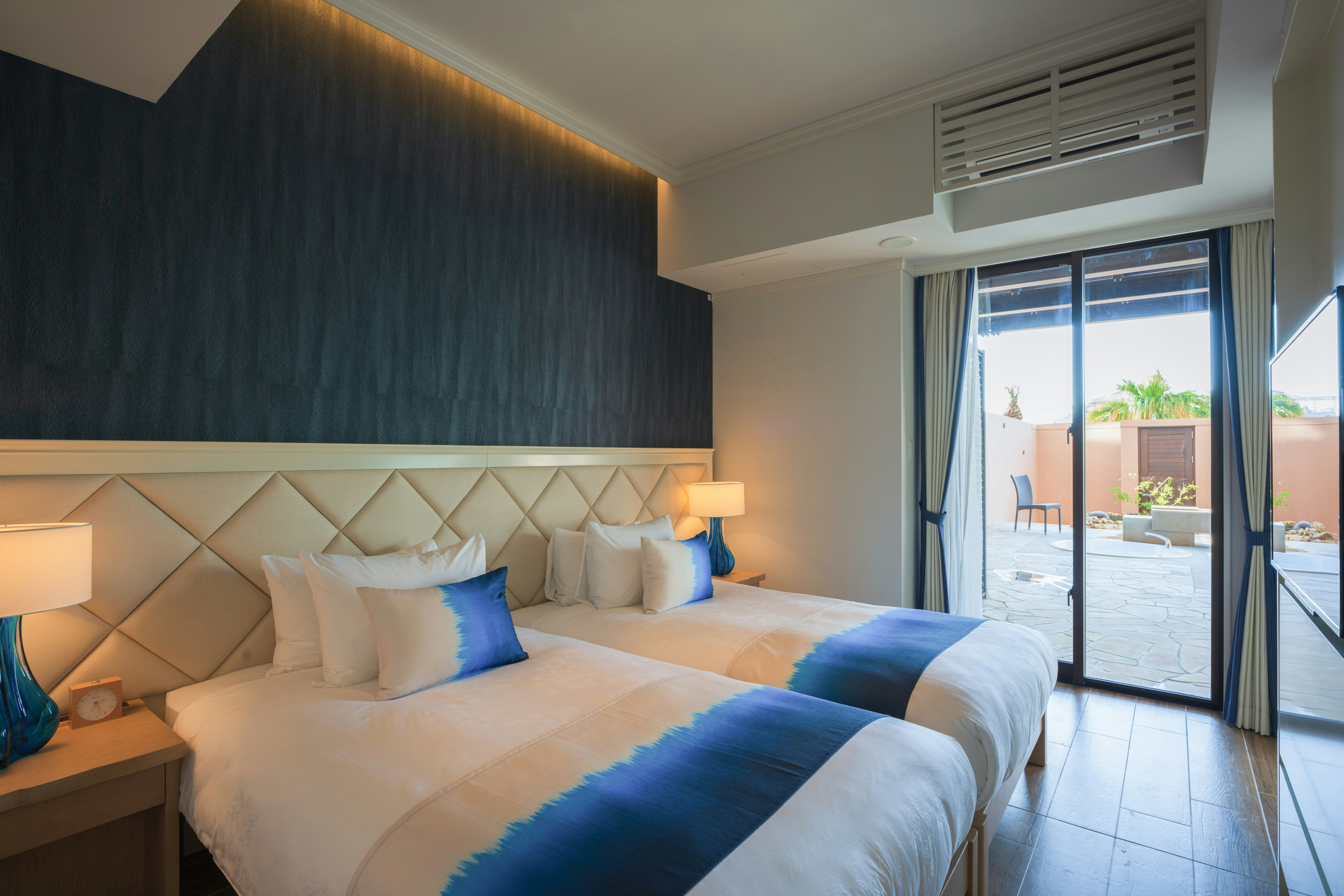 Garden Pool Suite Bedroom