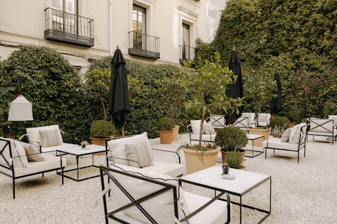 El Patiode Claudio Restaurant - Garden