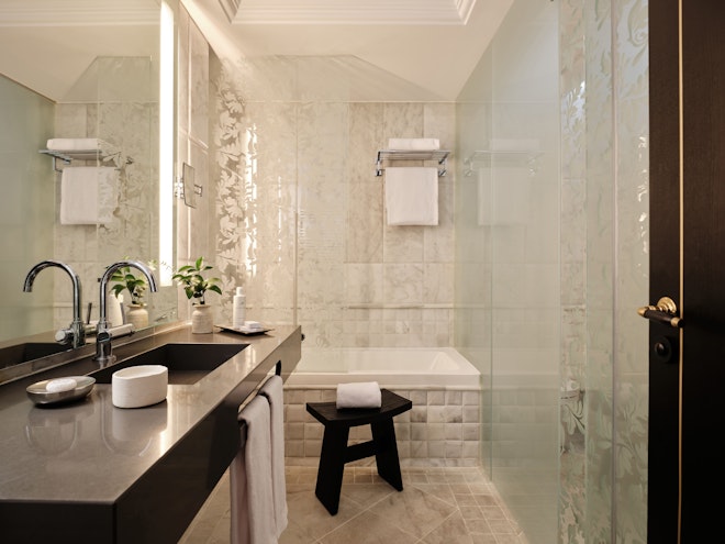 Deluxe King Garden - Bathroom