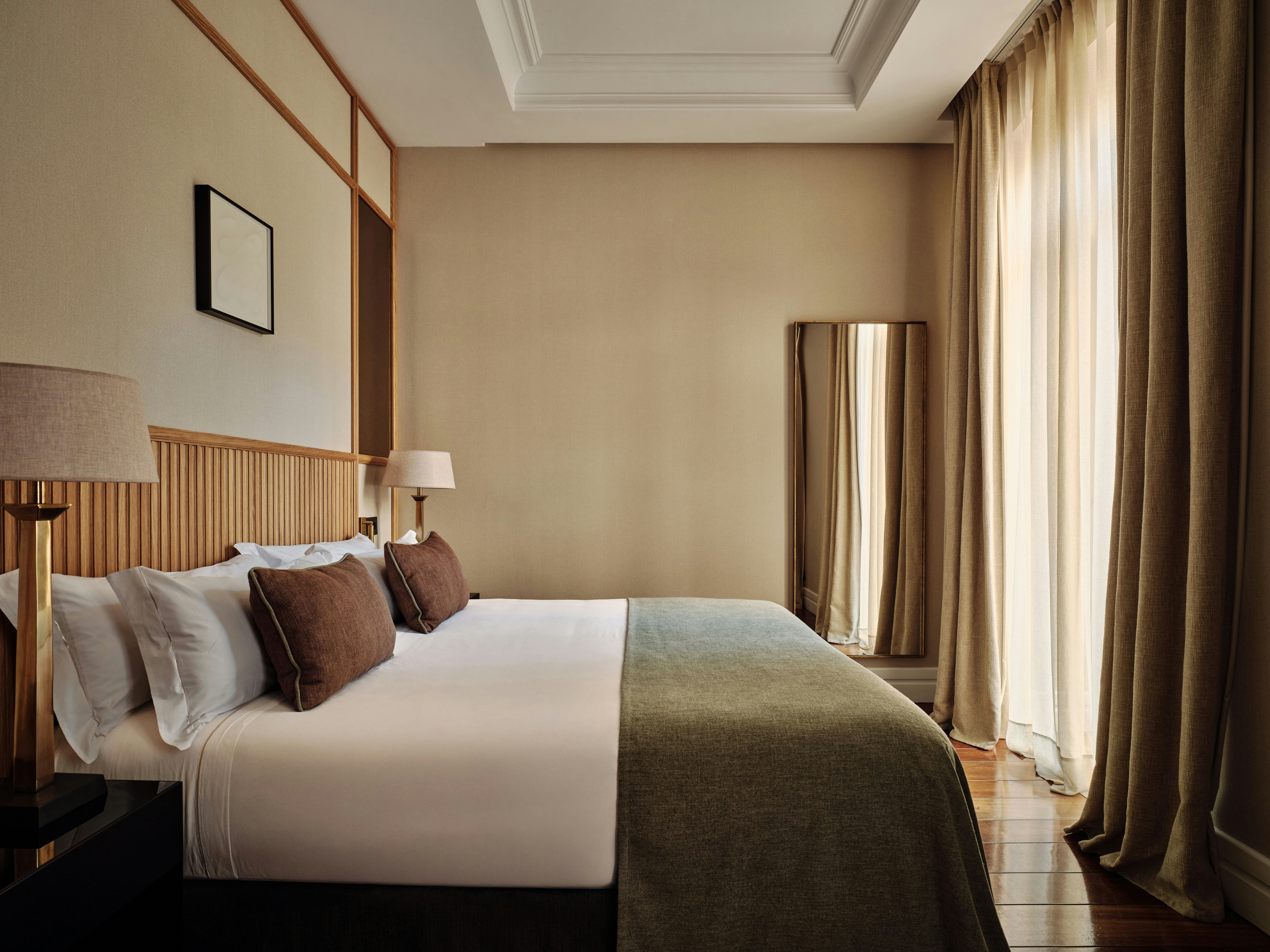 Deluxe King or Twin Room - Bedroom